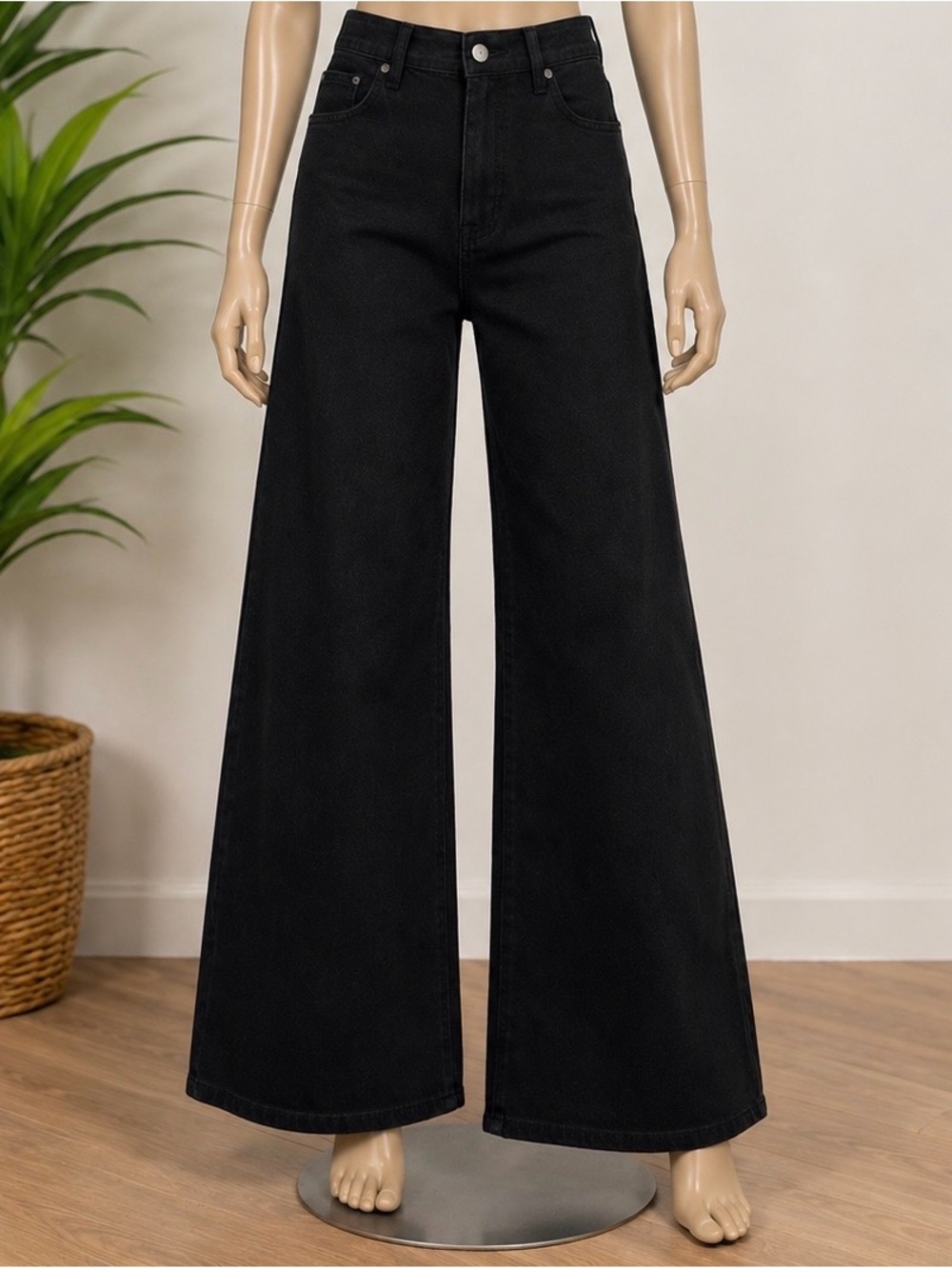 Universal Thread Black High-Rise Wide Leg Jeans